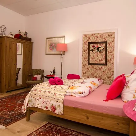 Family Boutique Trubarjev Hotel 4*